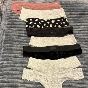 Victorias Secret Women's Seamless & Lace Hipster Panties
